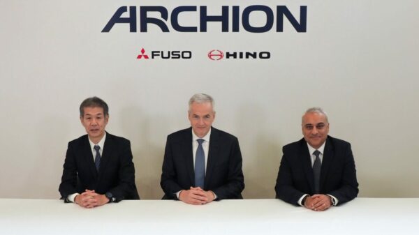 Daimler Truck-Tochter Mitsubishi Fuso und Hino Motors geben Update zur IntegrationDaimler Truck affiliate Mitsubishi Fuso and Hino Motors with updates on the integration alternate text for this image