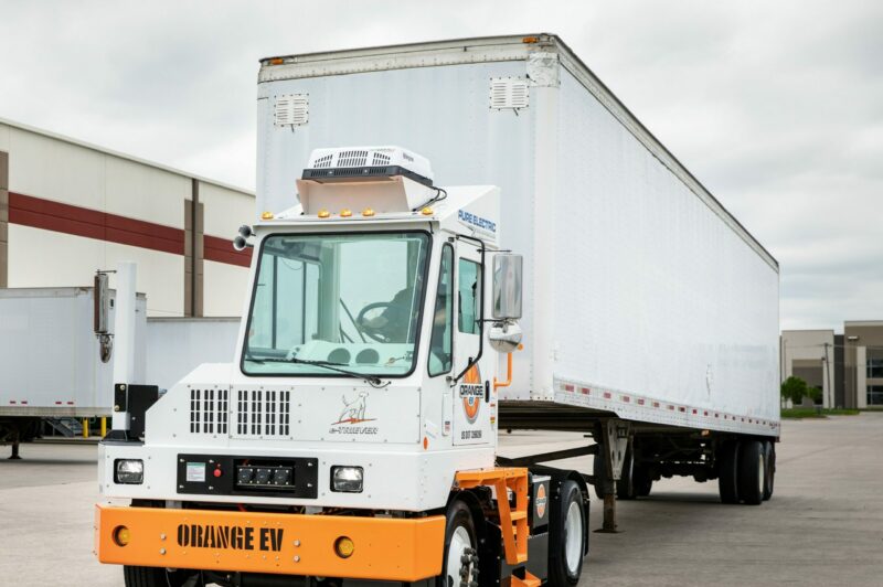 10 millions d’heures de travail zéro émission par les tracteurs de manœuvre électriques Orange EV article image