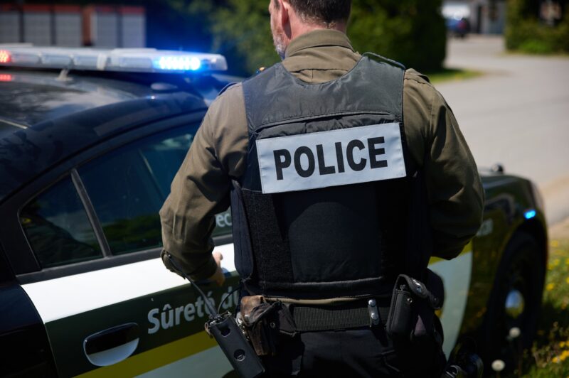 Malgré les compressions budgétaires, la SQ gardera les camions à l’œil, dit le syndicat des policiers article image