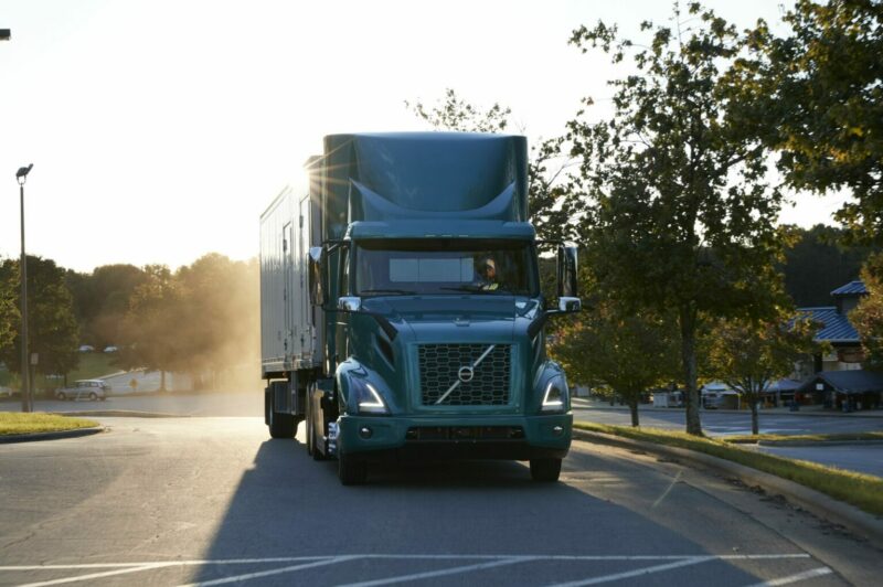 Volvo Trucks élargit sa flotte électrique et franchit le cap des 20 millions de milles parcourus sans émissions article image