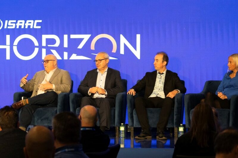 Isaac Horizon 2025 : caméras embarquées, IA et distraction au volant article image