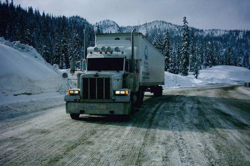 Lire la route : comment reconnaître les conditions routières hivernales qui se détériorent article image