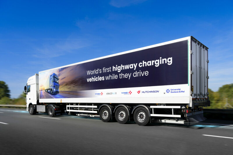 Recharge sans fil de camions électriques en mouvement : projet pilote réussi en France article image