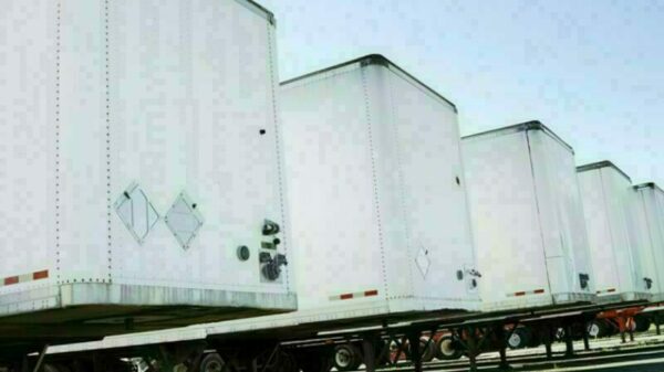 Semi truck trailers alternate text for this image