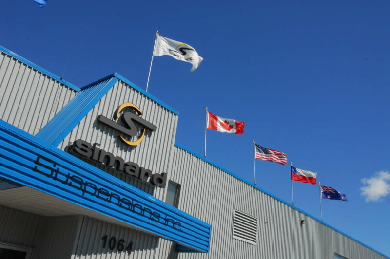 Simard Suspensions élargit son service dans l’Ouest canadien en s’associant avec Truck Zone article image