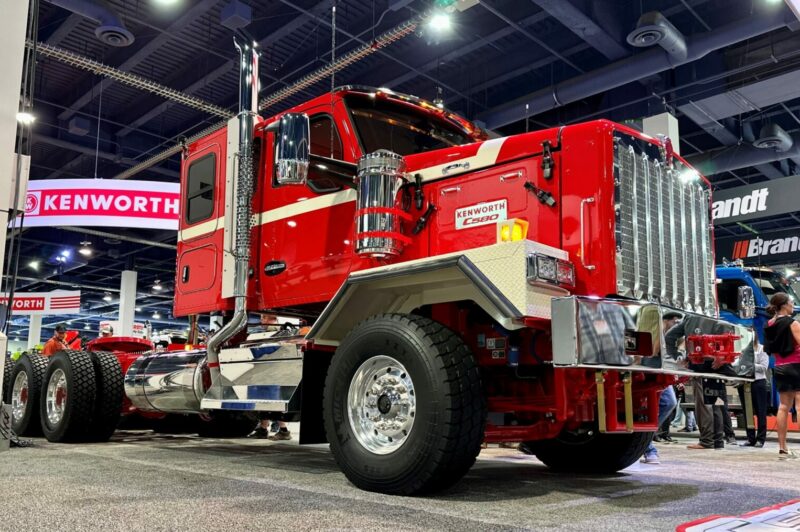 Kenworth dévoile le C580 pour les applications extrêmes, successeur du C500 article image