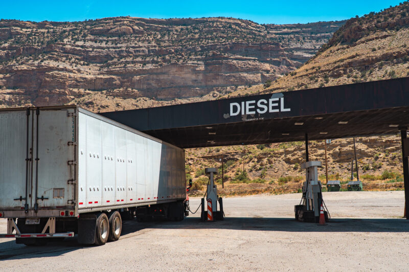 La hausse des prix du diesel pourrait frapper les consommateurs plus durement que celle de l’essence pendant des mois article image