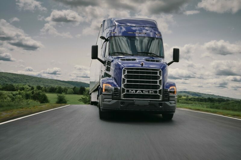 Rappel de Mack et Volvo - Clignotants de remorque article image