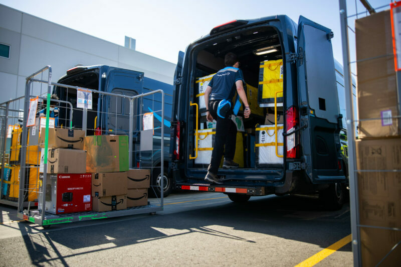 Livraisons du dernier kilomètre : le VP d’Amazon Logistics comparaît demain à Montréal article image