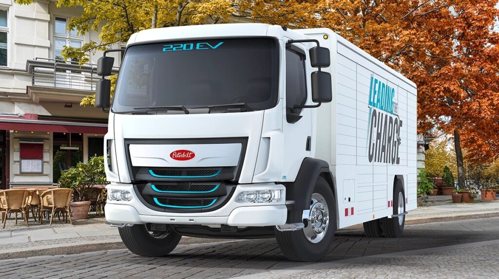 Peterbilt 220 EV en configuration livraison de breuvages