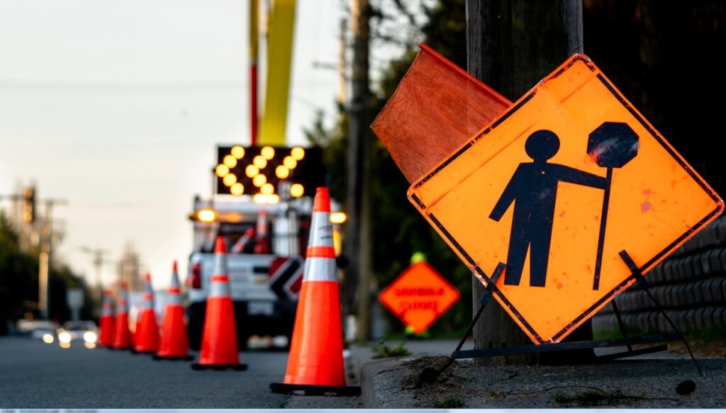 Signalisation annonçant des travaux routiers