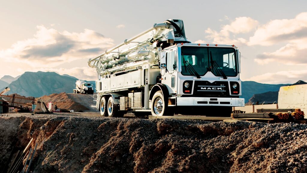 Mack TerraPro sur un chantier