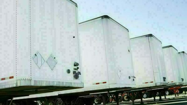 Semi truck trailers alternate text for this image